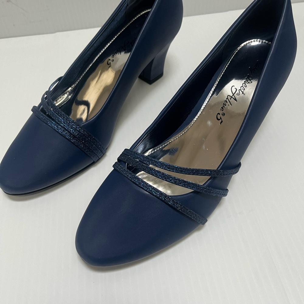 Navy Satin Glitter Size 7.5M Easy Street dress shoes with 2” block heels.